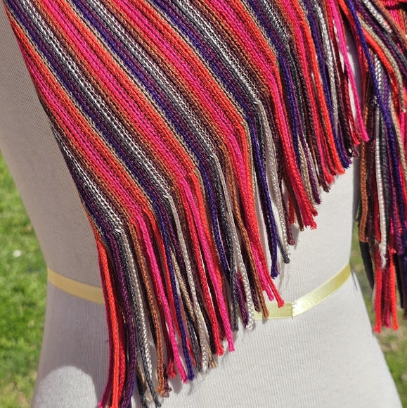 Striped fringe scarf - Picture 2 of 4